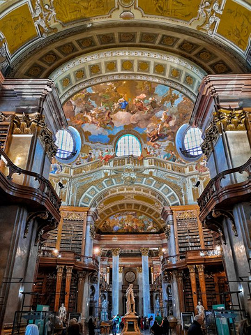 "⭐️国立图书馆的参观和借阅是分开的，参观主要是state hall，入口在约瑟夫广场的那个门_维也纳"的评论图片