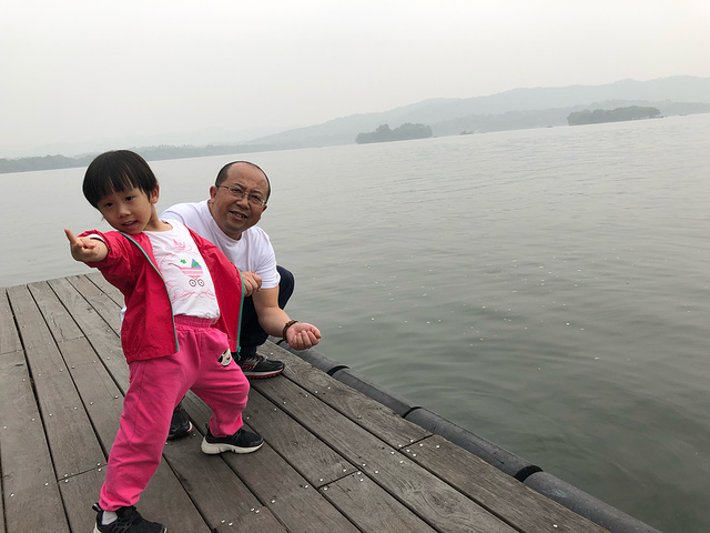 "能看见雷峰塔，今天有雾，感觉是在仙游西湖_三潭印月"的评论图片