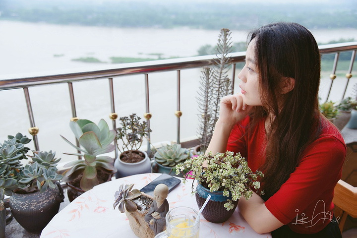 "第四站：十八层屋顶茶楼🐾哈哈哈，我能说订之前完全不知道楼上是什么环境吗_十八层屋顶茶楼"的评论图片