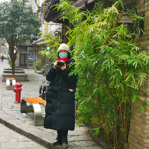 "跟热闹的步行街形成强烈反差。吃完后顺着人流往黄兴路步行街走好吃👋 水果酸甜又冰依旧很清爽_黄兴路步行街"的评论图片