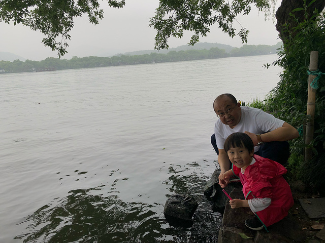 "能看见雷峰塔，今天有雾，感觉是在仙游西湖_三潭印月"的评论图片