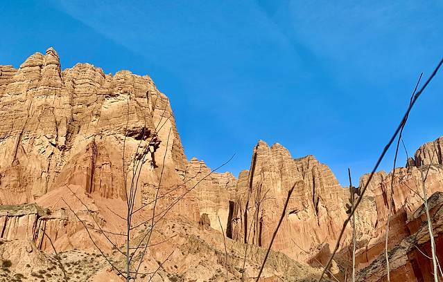 贵德国家地质公园阿什贡七彩峰丛景区
