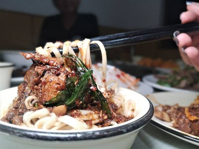 老王麻辣鸡(老公路店)