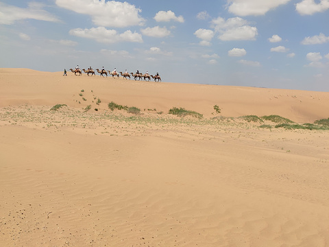 腾格里沙漠旅游景点图片