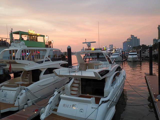 太古仓码头位于广州市海珠区旧称白蚬壳由英国太古洋行于1904年