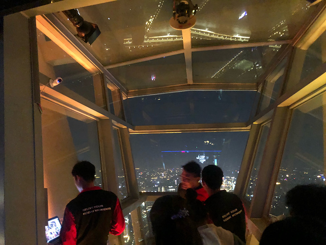 排队真的很长,而且要收费算啦_广州塔"的评论图片