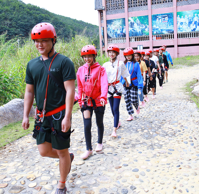 五指山大峡谷漂流图片