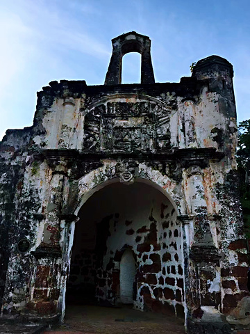 "🏰至今还保留着炮楼，古迹斑斑点点，那都是历史的印记_圣地亚哥城堡"的评论图片