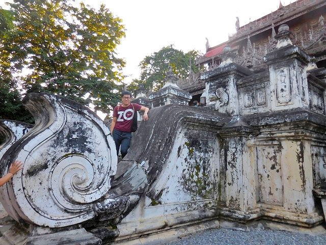 "曼德勒少有的纯柚木僧院之一_金色宫殿僧院  (Shwenandaw Kyaung)"的评论图片