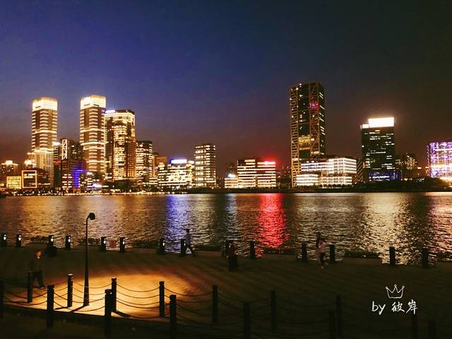 蟹家大院 · 独揽江景(滨江店)