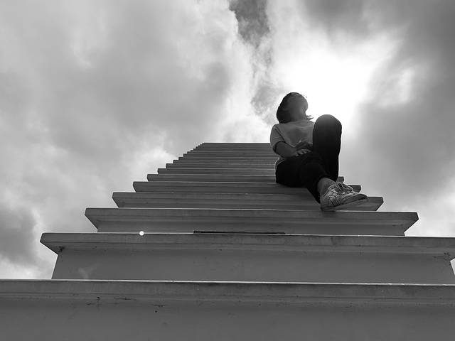 后岭花开嬉栖谷