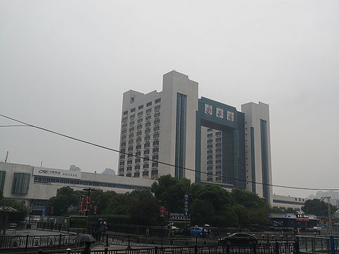 南昌火车站-站前广场旅游景点图片