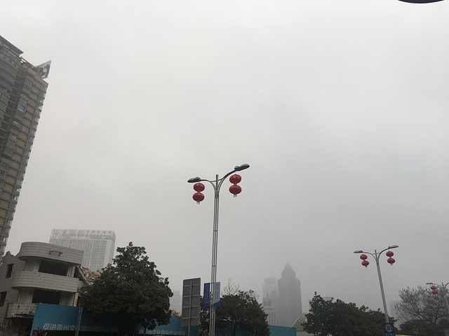 "不知道何种运气，贵州的超大雾让我给遇上了，能见度超度，如同北方的雾霾_贵阳北站"的评论图片