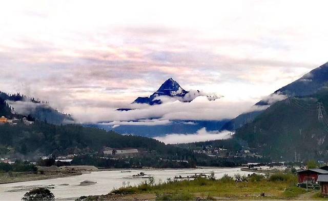 青藏川藏公路纪念碑