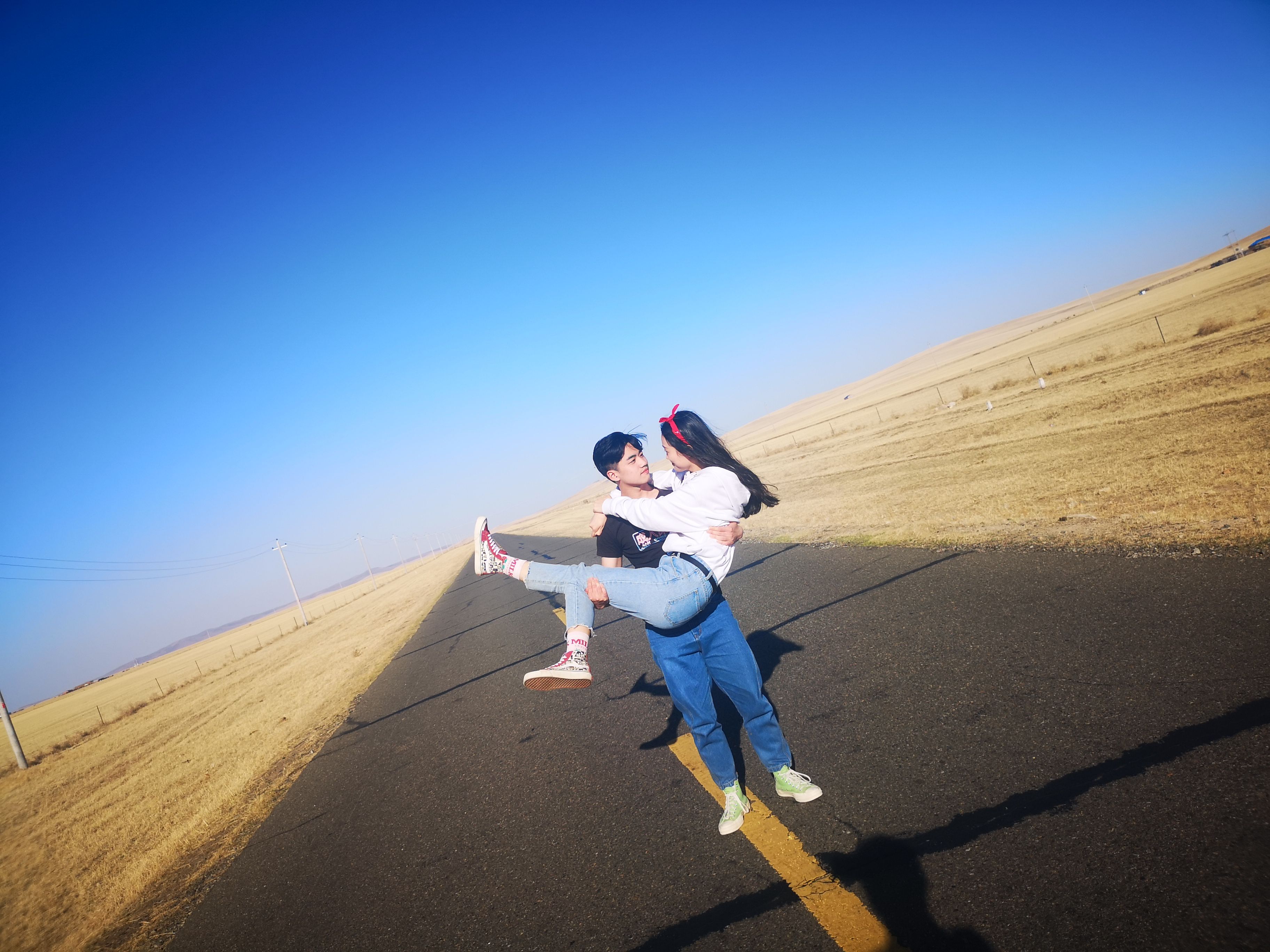 堪比最美公路美女为了拍出美丽照片,是绝对不会放过任何机会.