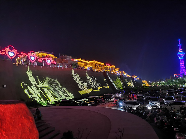 "喀什马背部落，探秘喀什老城区夜景_喀什古城"的评论图片