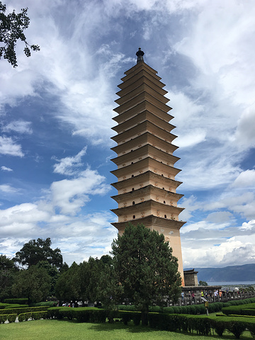 "崇圣寺是南诏国、大理国的皇家寺院，规格很高，所以它实际上占据了苍山上最好的位置_崇圣寺"的评论图片