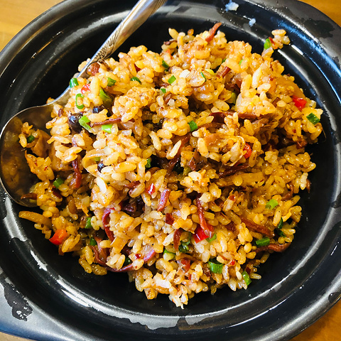 配有青稞酒油茶油茶团味道不错青稞酒一般想再来几盅被人制止了高反还