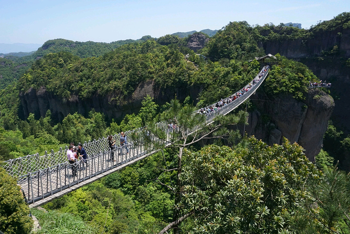 "...景一般般，便直接乘坐缆车前往半山腰，省去了2小时左右攀爬时间，节省体力与时间去欣赏更美丽的景色_神仙居"的评论图片