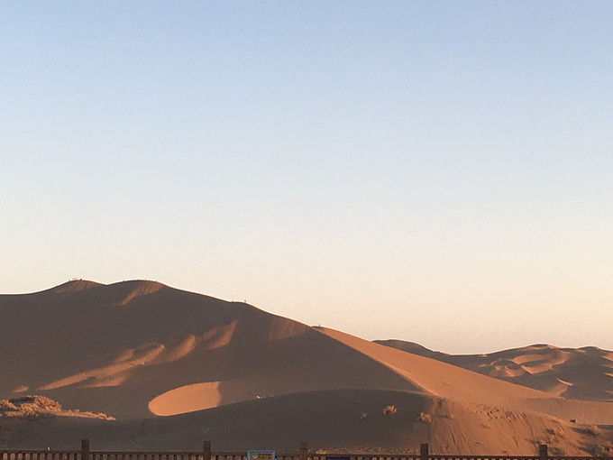 库木塔格沙漠图片