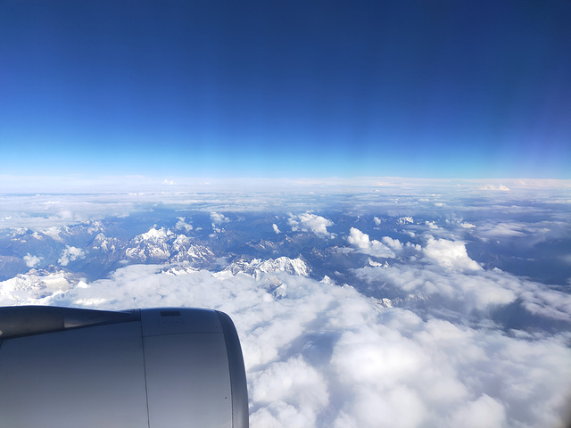 "乘飞机前往拉萨贡嘎机场，进入西藏地区，雪山🏔️的美景立即映入眼帘_贡嘎国际机场"的评论图片