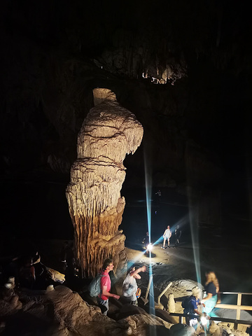 "此行的惊喜之一便是这个Lod cave，本只是为了温泉报的一日游，对这个洞穴探险没有报任何希望_洞穴探险"的评论图片