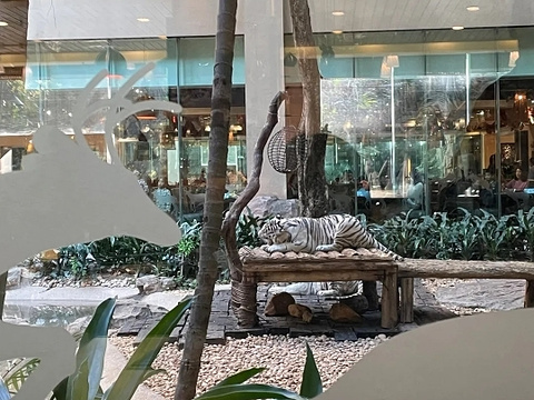 长隆酒店(广州长隆野生动物世界店)·白虎自助餐厅旅游景点攻略图