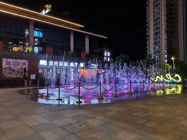 横琴中央汇美食广场