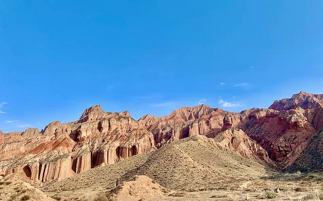 贵德国家地质公园阿什贡七彩峰丛景区