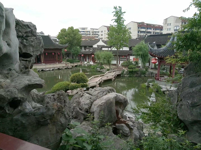 "田子坊是我觉得还不错的一个景点，虽然不是很大，但是里面卖的东西有些很有老上海的味道，唯一可惜的..._豫园"的评论图片