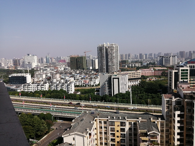 "...中招国际招标有限公司看风景，葫芦鼎大桥和白沙大桥一片太漂亮了，第一次在这个角度看，南宁太繁华了_葫芦鼎大桥"的评论图片