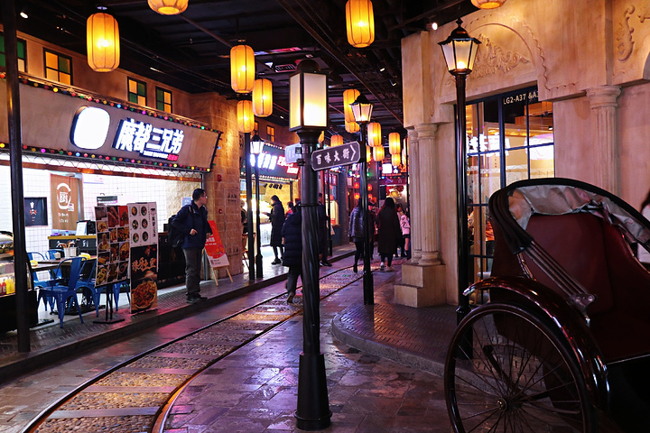 "一秒穿越回老上海，1192弄老上海风情街_1192弄老上海风情街(世纪汇广场店)"的评论图片