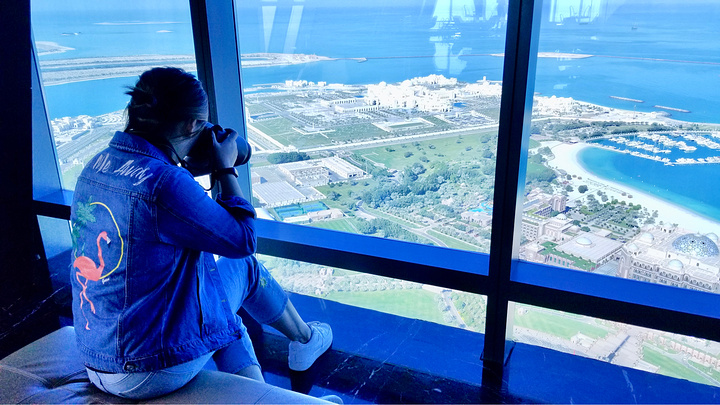 "300m观景台是阿布扎比最高的观景点，位于阿布扎比Etihad Towers 2的74层，在这..._300米观景台"的评论图片