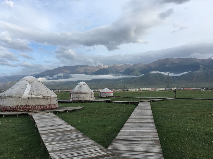 巴里坤人口_蒲类海大观园 滑雪场 婚庆园(2)