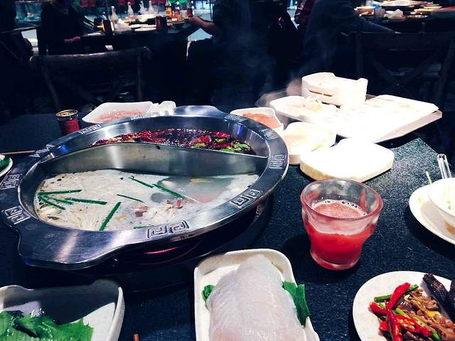 凯旋门海鲜自助火锅城(财富广场店)