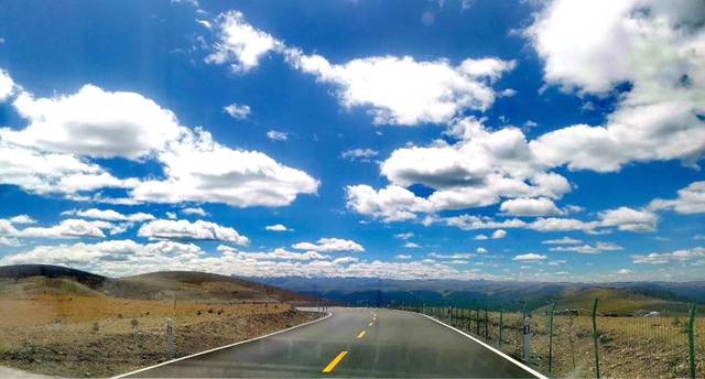 青藏川藏公路纪念碑