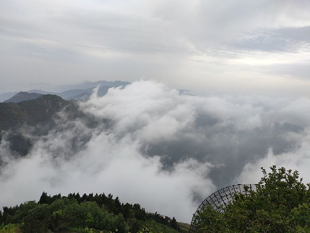 "衡山的景区交通比较好，可以坐索道和环保车，买票很容易，路线标志很清晰。_衡山"的评论图片