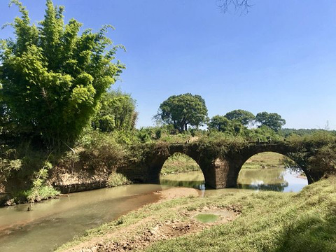 江畔古村旅游景点图片