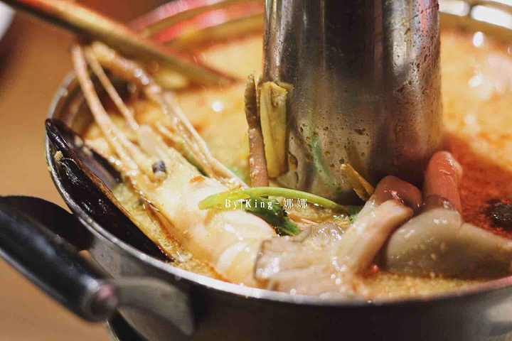 "芒果糯米饭真是泰式菜的经典，怎么这么好吃😋有时候不仅仅是菜品，环境和人都是相得益彰的～_美泰泰国餐厅(栖悦城店)"的评论图片