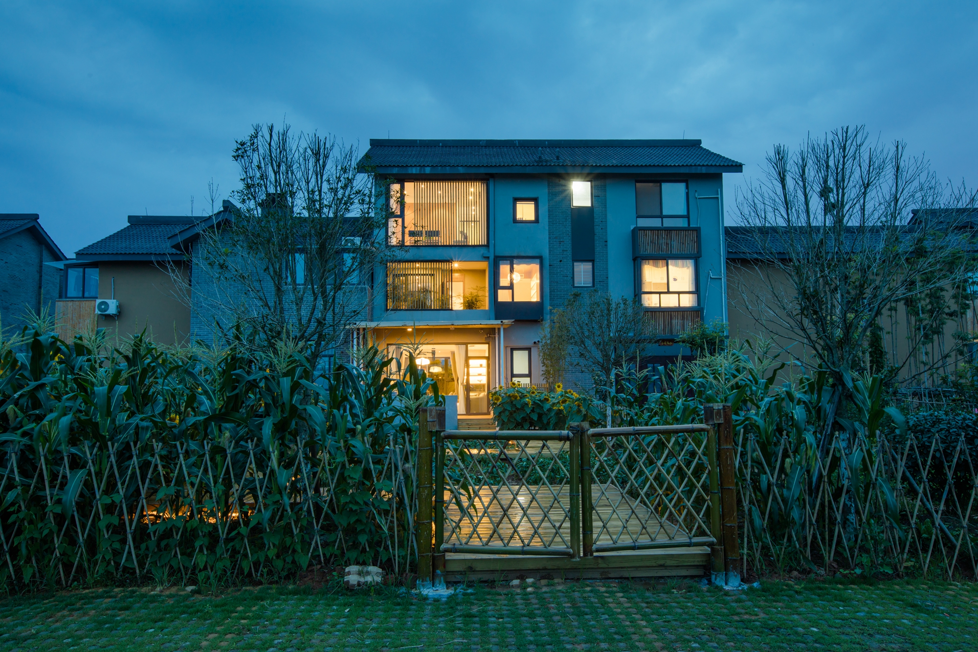 成都三天两晚游玩攻略:夜游锦里,逛洛带古镇,住浪漫民宿