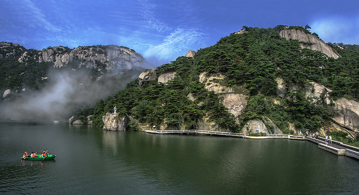 "从炼丹台上看出去的风景，天柱山西关群峰在湖畔生出新的意境_炼丹湖"的评论图片