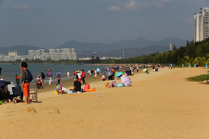 "这里是三亚湾著名的海滨风景大道，有“亚洲第一大道”之称_椰梦长廊"的评论图片