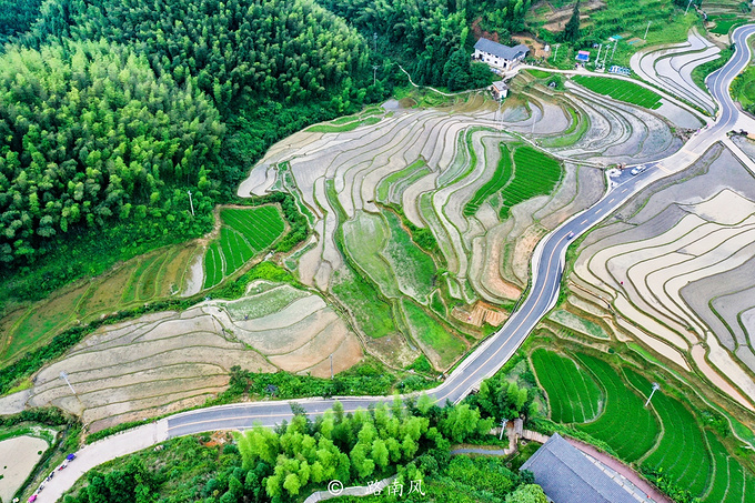 上堡梯田图片