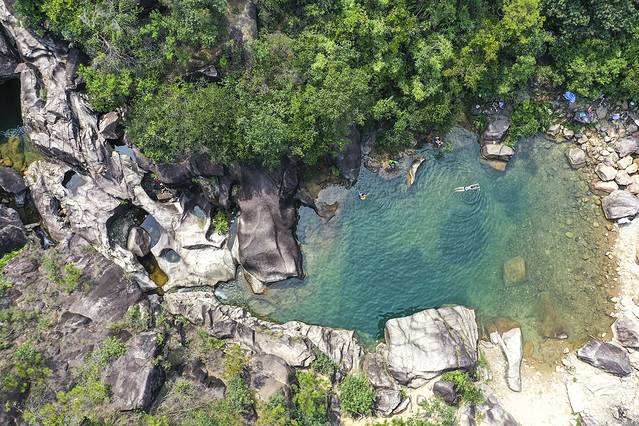 连心谷(爱心潭)