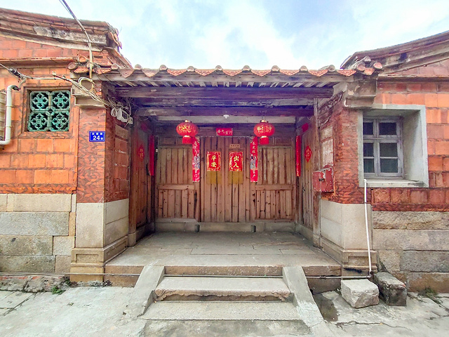 巷中历史积淀丰富文物史迹众多还有一些近代著名的民居旧馆驿巷巷长约