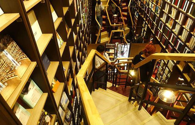 钟书阁（融科店）