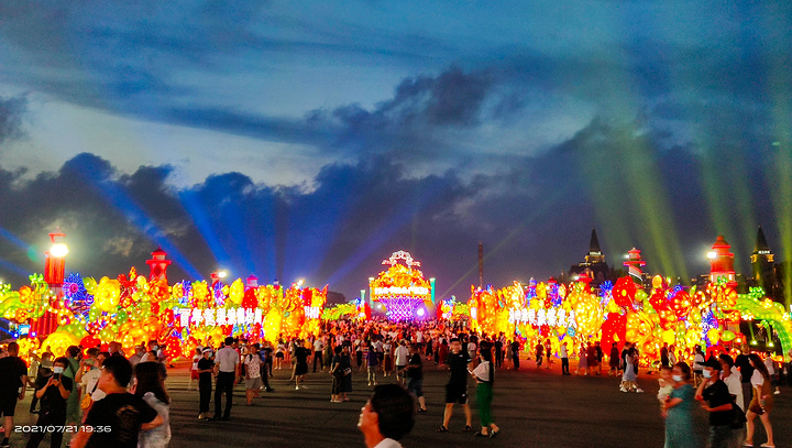 "这次有幸正好赶上第31届青岛国际啤酒节，来到现场，真心被规模之大、游人之多震撼了_青岛啤酒节（西海岸会场）"的评论图片