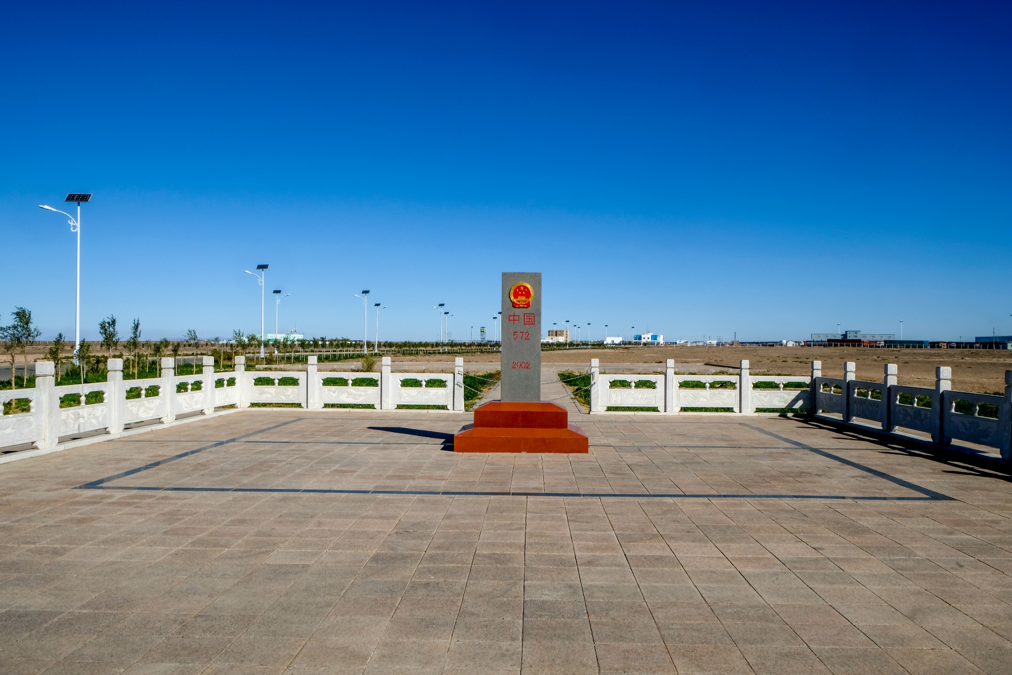 策克口岸作为景区对游客开放景区门票30元