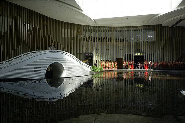 钟书阁（融科店）