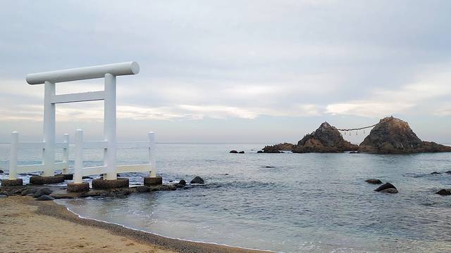 樱井二见浦夫妇岩